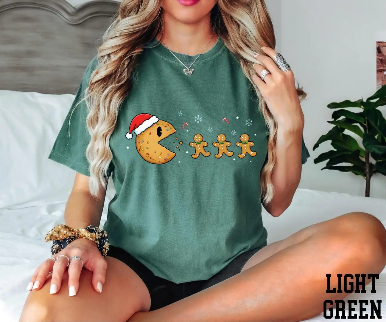 Retro Pac-Man Christmas Cookie Shirt for Gamers