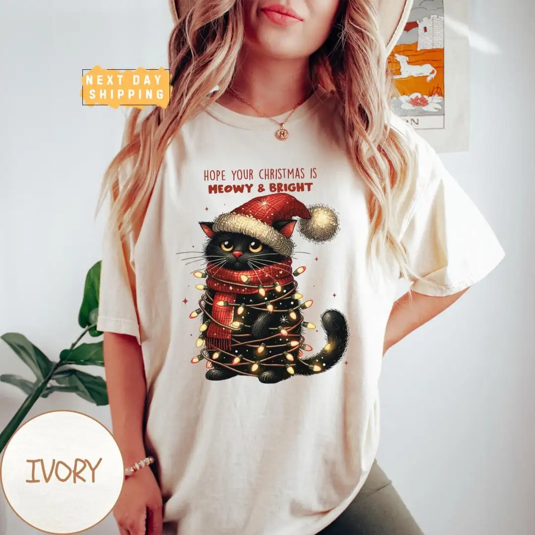 Funny Christmas Cat Mom Shirt with Meowy Holiday Phrase